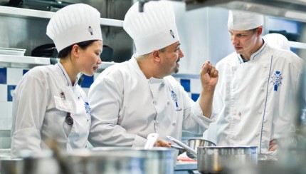 du-hoc-uc-nganh-quan-tri-khach-san